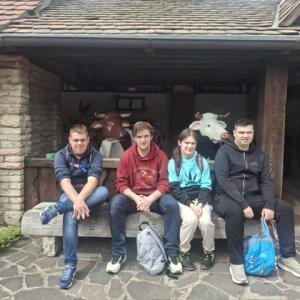 cefd0327-2924-44d3-9b0d-292fa643f734.jpg